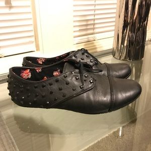 Volcom studded casual shoes
